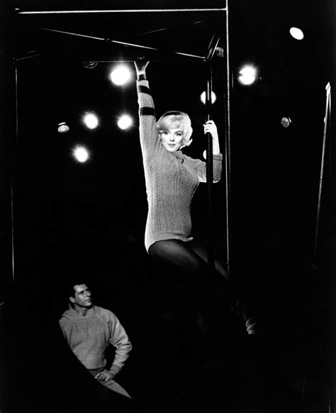 Marilyn Monroe Pole Dancing In A Cable Knit Sweater In Let S Make Love Marilyn Monroe Movies