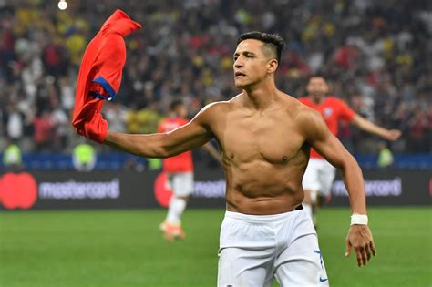 Alexis creció en la ciudad de tocopilla, en el norte de chile, donde tuvo que enfrentar complejos episodios de pobreza. Calciomercato Inter, fatta per Alexis Sanchez: cambia la ...