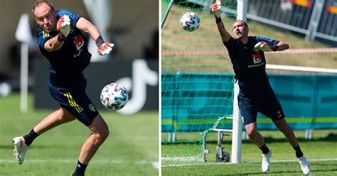 We did not find results for: Här drar Andreas Granqvist på sig målvaktshandskarna - och ...