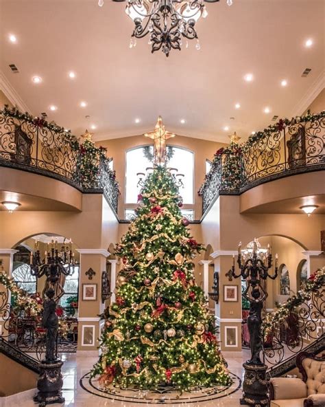 Whos Excited For Christmas 🎄😍 This Spectacular Foyer Is Located At