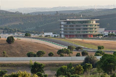 Une bonne nouvelle, tant le. Portimao cleared to host F1 - Pitpass.com