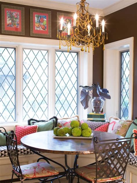 Don't worry we have you covered because we know how much of a difference the right window treatments can make. Kitchen Window Treatment Valances: HGTV Pictures & Ideas | HGTV