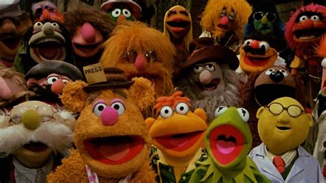 Muppet Sing Along | Happiness Hotel | The Muppets - YouTube