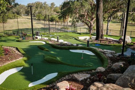 Mini Golf Putt Putt In Brisbane St Lucia Golf Links