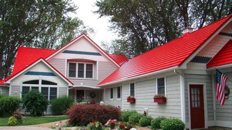 Metal Shingles Complete Homeowners Guide Metal Roof Houses Red