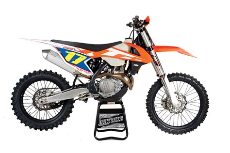 There are many advantages to starting. OFF-ROAD SHOOTOUT: KTM 450XC-F VS YAMAHA YZ450FX | Dirt ...