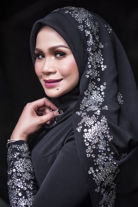 Ada yang menangis tengok bola ke? BAWAL EXCLUSIVE Terus Cipta Sejarah Hasilkan TUDUNG BAWAL ...