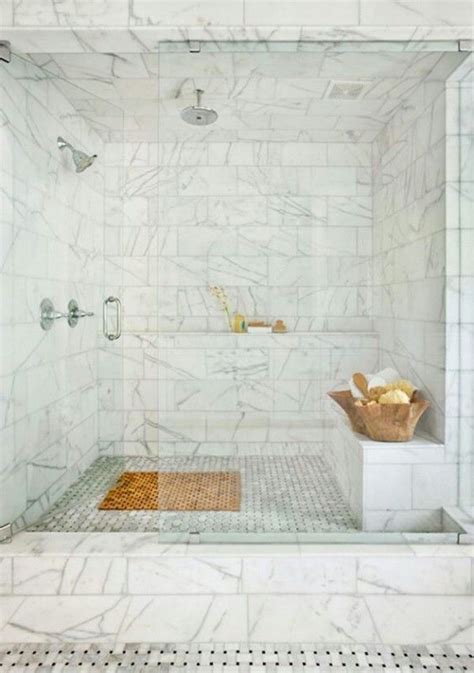 Luxurious calacatta has an ivory base & striking grey, gold veins. Calacatta marble shower room | Idées de salle de bain ...