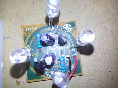 Kali ini kita akan belajar dan membahas mengenai. Cara Membuat Rangkaian Lampu Flip Flop Sederhana Yang ...