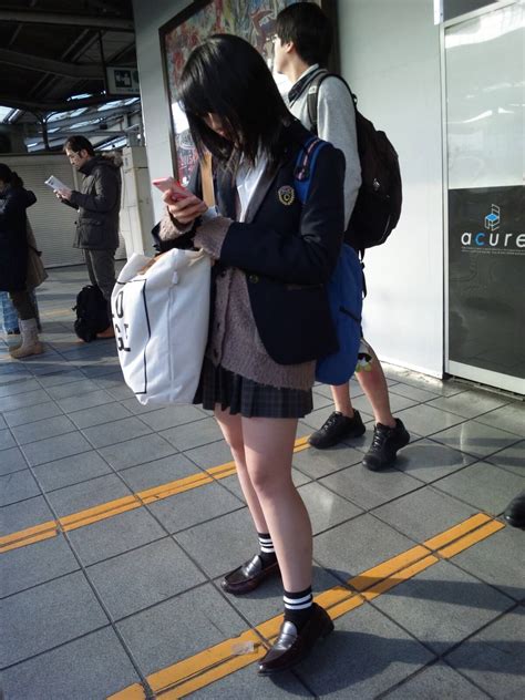 画像駅や電車内で女子高生を見かけたらなんか胸躍るよね JKちゃんねる 女子高生画像サイト