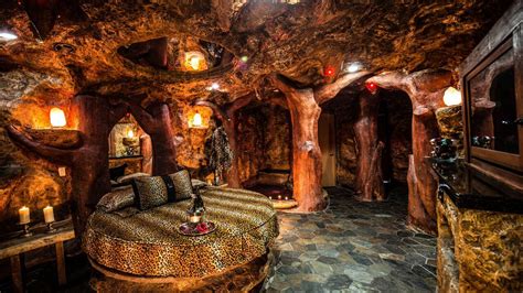 The Cave Pool Or Disco Suite Executive Fantasy Hotels Executive Motel Miami Theme Hotels