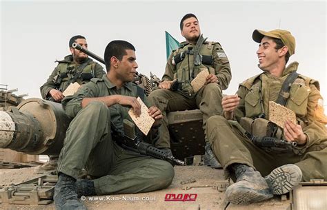 השירות מתגייסים הניתן באתר mitgaisim.idf.il נועד לאפשר לצהל לקיים ערוץ תקשורת עם מועמדים לשירות ביטחון (להלן: צהל בסדר: 61 טון מצות, שניצלים ומנות לטבעונים | כאן ישראל ...