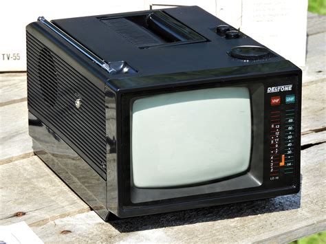 Vintage Portable Television Deltone 5 High Tech Tv 55 Electric Ac Dc