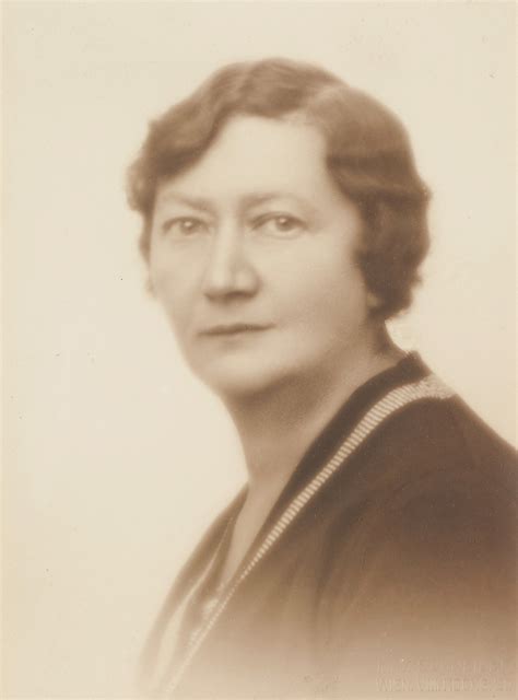 Der Meister des Ärzteporträts. Der Fotograf Max Schneider und die