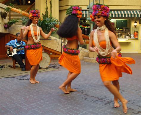 All Sizes Dancer Performing At A Waikiki Hula Show Flickr Photo