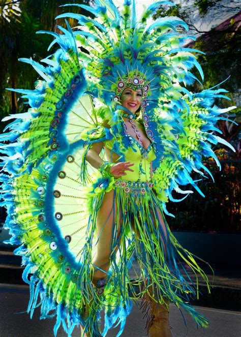 Sun Dancer Der Karneval Von Trinidad Bringt Die Schönsten Frauen Der Inseln In Caribbean
