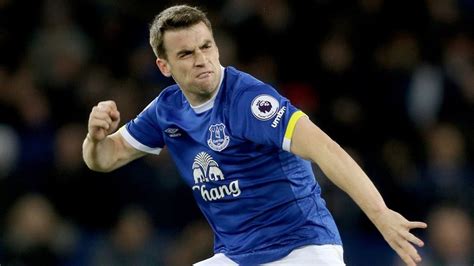 Seamus Coleman Signs New Five Year Everton Contract Express And Star