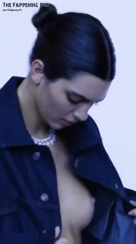 Kendall Jenner Exposed Tits Bts Photos The Fappening