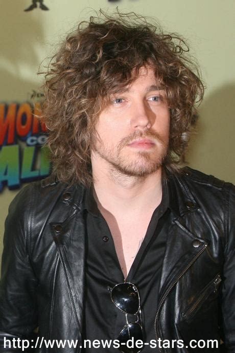 Le gagnant de l'édition 2007 a en effet passé la semaine avec les candidats afin de les conseiller dans leurs arrangements musicaux. Julien Doré recalé de la Nouvelle Star 2009 ! Regardez