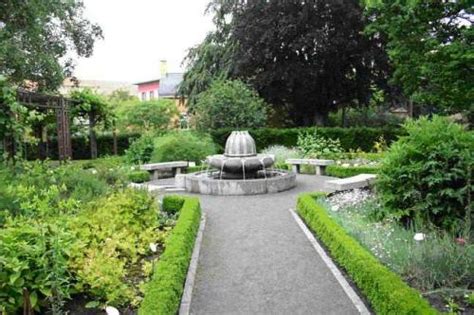 Maybe you would like to learn more about one of these? Der botanische Garten in Leipzig