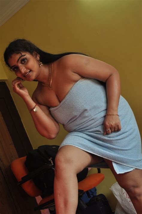 None Anagarigam Hot Movie Actress Vahida And Vagitha Sexy Photos