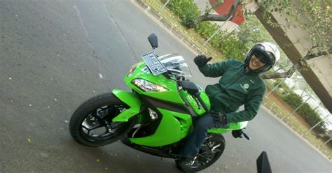 Gambar Orang Pacaran Naik Klx