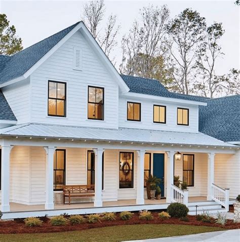 The Best Classic White Farmhouse Inspiration White Farmhouse Exterior Farmhouse Style House
