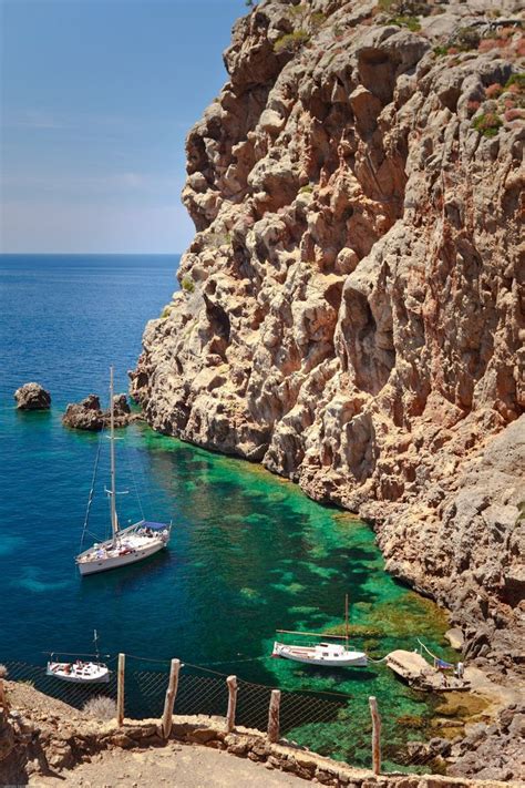 Mallorca doesn't do party beaches in the ibiza style, preferring the gentler pleasures of daytime beach clubs with drinks, music and a chilled seaside vibe. 399 best Mallorca Sea & Beach images on Pinterest ...