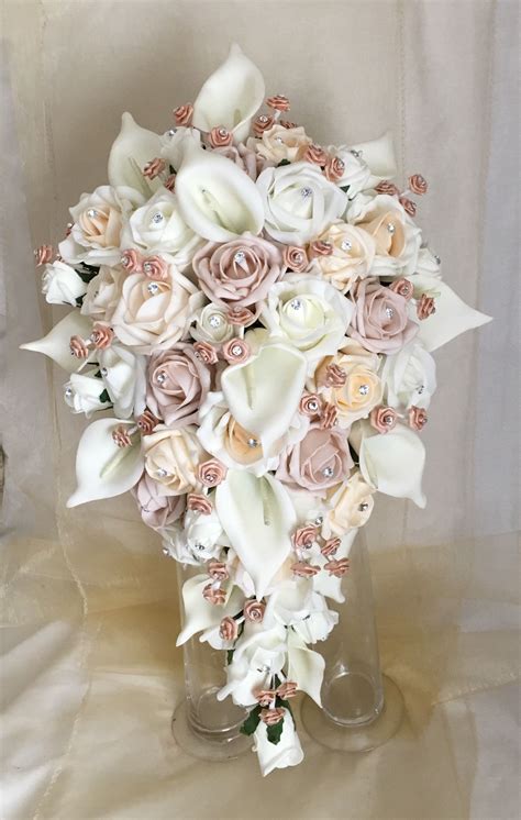 Pin By Maggie James On αρχεα Fresh Wedding Flowers Bridesmaid