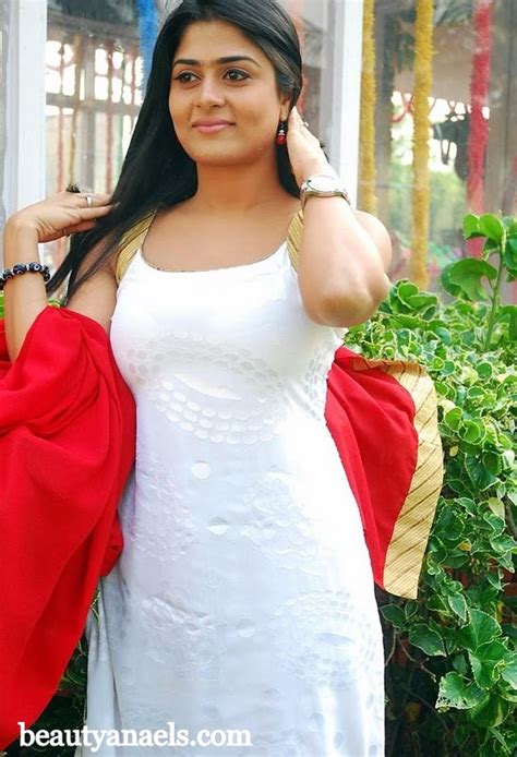 Bangladeshi Hot Actreess Hot Manjulika Sizzling Stills