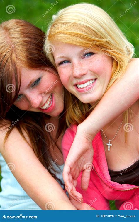 Due Giovani Anni Dell Adolescenza Fotografia Stock Immagine Di