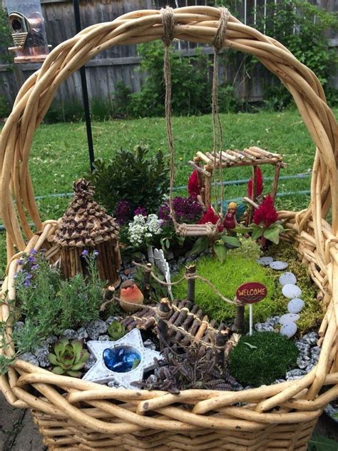 Whether you want to plant vegetables, flowers or have your own herb garden, you are sure to find a garden idea for your small space in this vast collection. 53 do it yourself fairy garden ideas for kids 2 | Jardín de hadas, Jardinería de hadas, Ideas de ...
