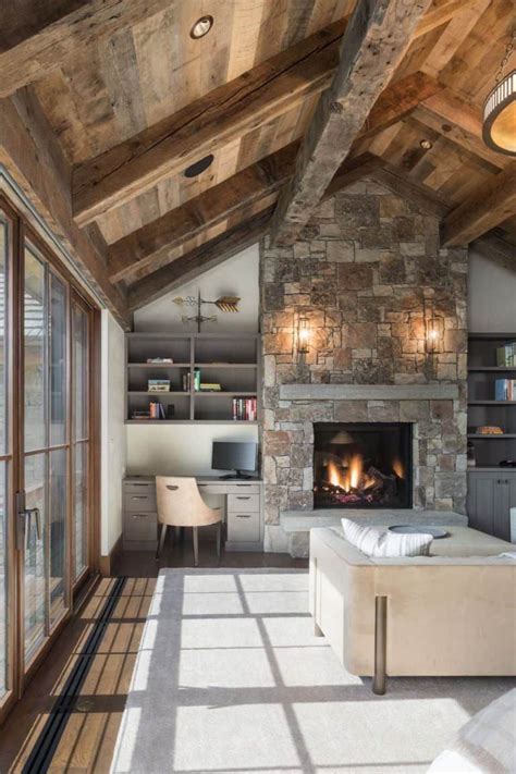 Delightful Rustic Home In Wyoming With A Dramatic Mountain Backdrop