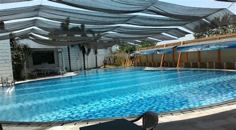 Pengunjung juga akan dikenakan asuransi sebesar 200 rupiah untuk tiap. Harga Tiket Masuk Kolam Renang Queen Victoria Club House ...