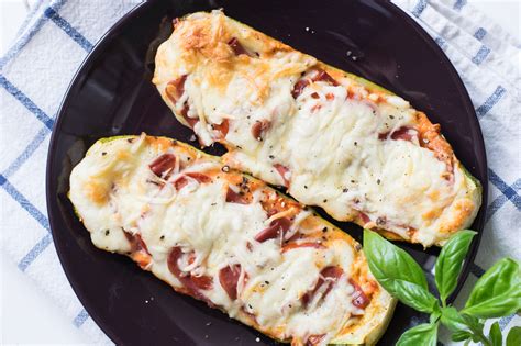 Check spelling or type a new query. Leckere Low Carb Zucchini Schiffchen - schnell & einfach ...
