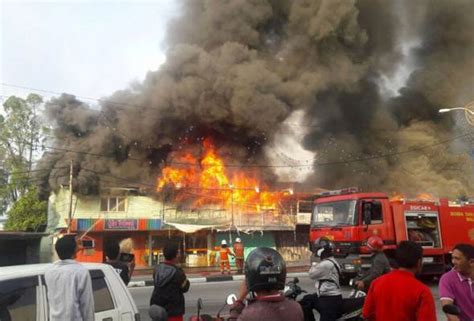 15200 bandar kota bharu kelantan. Enam unit kedai hangus dijilat api di Kota Bharu | Astro Awani