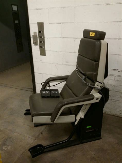 The medical exam chairs boast of attributes that enhance healing outcomes. iBid Lot # 4526 - Midmark 413 Medical Exam Chair