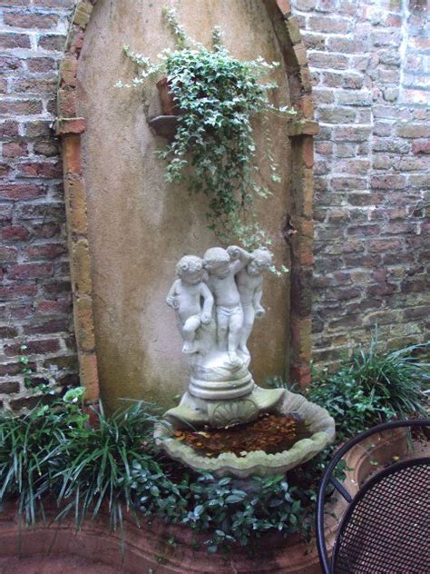 Antique Art Garden Statues And Fountains In Historic