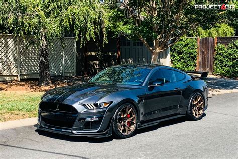 2020 Shelby GT500 sporting the Project 6GR 10-TEN wheels / fitment