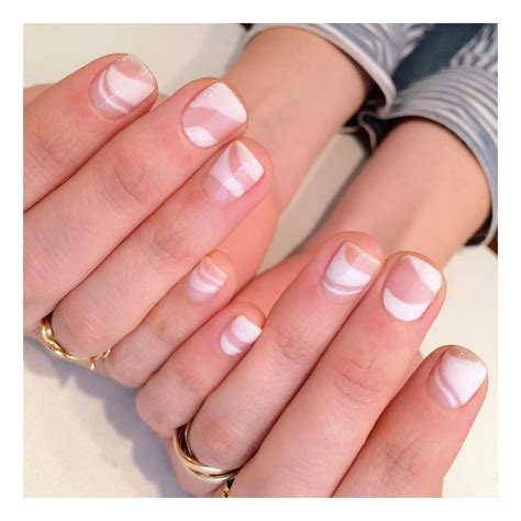 Negative Space Nail Designs Our Favorite New Manicure Trend Stylecaster