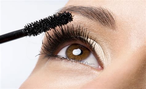 How To Apply Mascara On Eyelashes