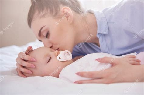 Tips Ibubapa Beranak Kecil Dapat Tidur Dan Rehat Yang Cukup