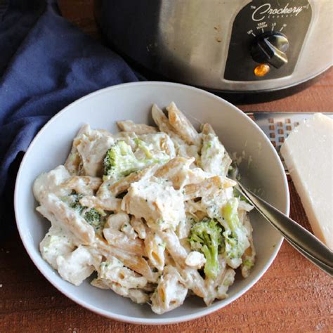 Slow Cooker Chicken Alfredo With Pasta And Broccoli Cooking With Carlee