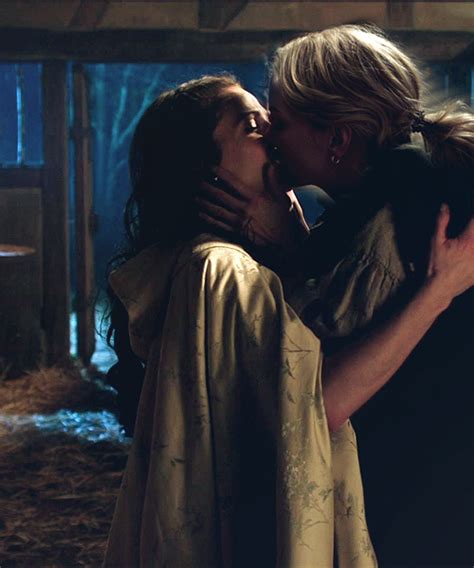 Kiss Her Swan Queen I Kissed A Girl Regina And Emma