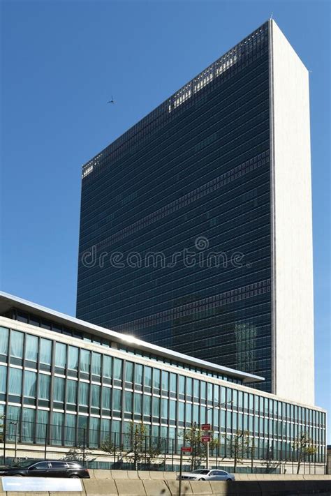 United Nations Secretariat Building 505 Foot Tall Skyscraper And
