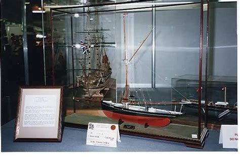 606abonnésmodeldisplaycasesuk(14842la note d'évaluation de modeldisplaycasesuk est 14842) 100.0 manufacturer of individual glass sport & model display cases for model cars, bikes, trains, dolls, teddy bears, footballs, boxing gloves, baseball caps. Glass Display Cases for Ship, Boat Models | DSC Showcases