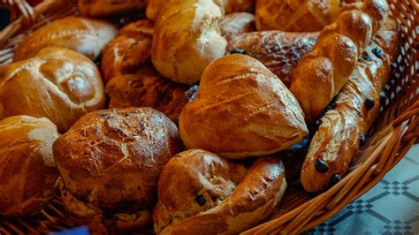 Hamotzi The Blessing Over Bread My Jewish Learning