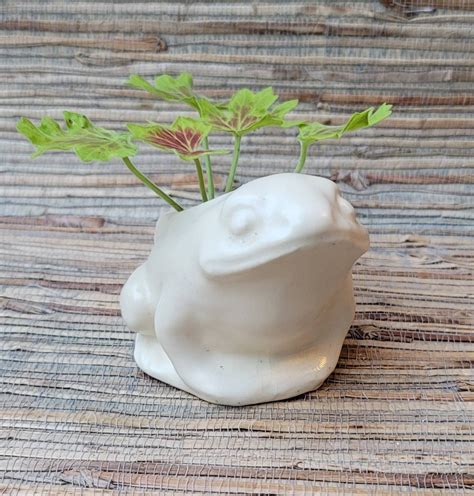 Vintage Usa White Pottery Little Frog Planter Boho Mid Century Vase