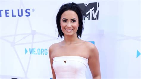 Is Demi Lovatos Pride In ‘unretouched Nude Pictures Really A Humblebrag