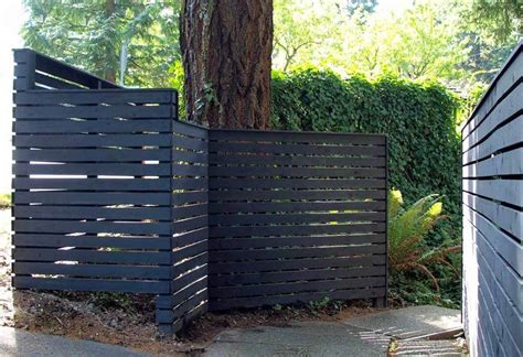 Wood is obviously a fundamental in garden design; 24 Unique Do it Yourself Fences That Will Define Your Yard | Diy backyard fence, Backyard fences ...